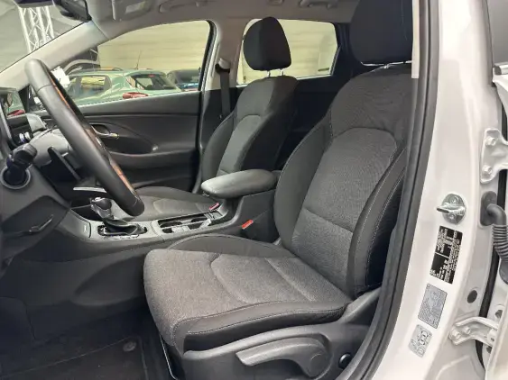HYUNDAI I30 SW II - voiture d'occasion - Photo 17