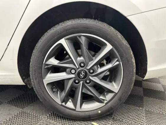 HYUNDAI I30 SW II - voiture d'occasion - Photo 23