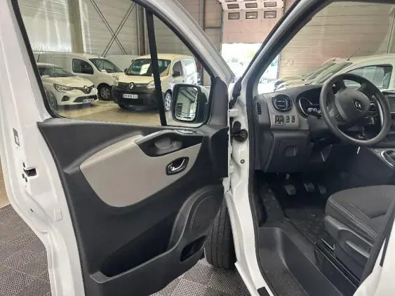 RENAULT TRAFIC III - voiture d'occasion - Photo 19
