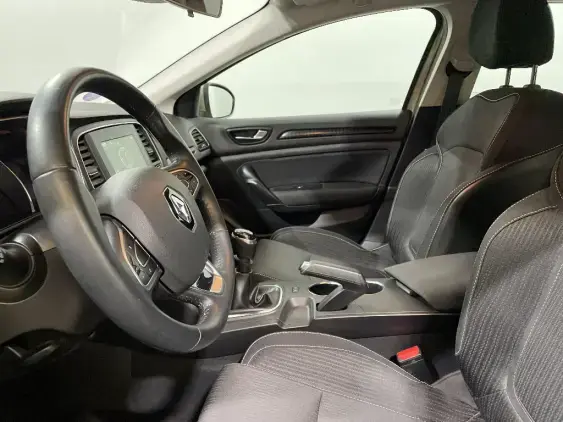 RENAULT MEGANE IV - voiture d'occasion - Photo 18