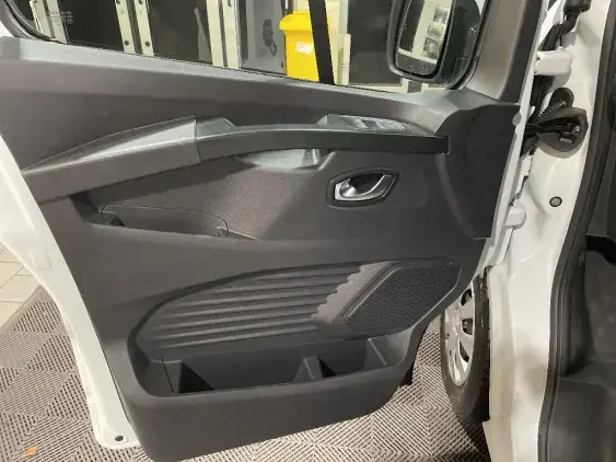 NISSAN PRIMASTAR FG II - voiture d'occasion - Photo 16