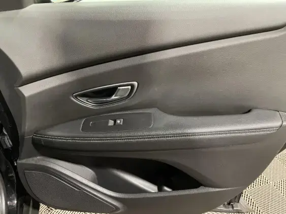 RENAULT SCENIC IV - voiture d'occasion - Photo 19