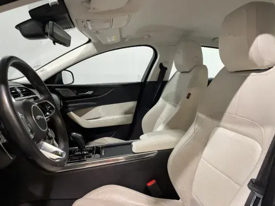 JAGUAR XE - voiture d'occasion - Photo 17