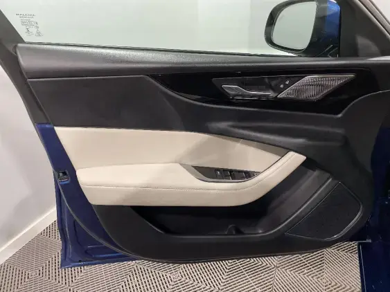 JAGUAR XE - voiture d'occasion - Photo 18
