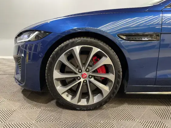 JAGUAR XE - voiture d'occasion - Photo 22