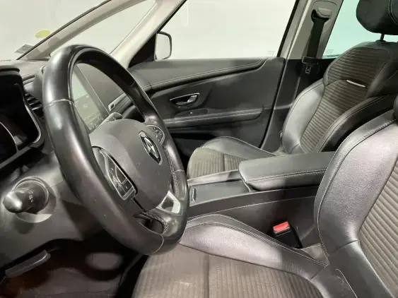 RENAULT SCENIC IV - voiture d'occasion - Photo 17