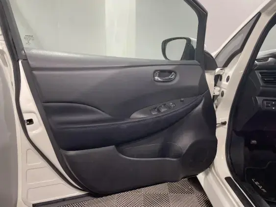 NISSAN LEAF II - voiture d'occasion - Photo 18