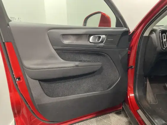 VOLVO XC40 - voiture d'occasion - Photo 17