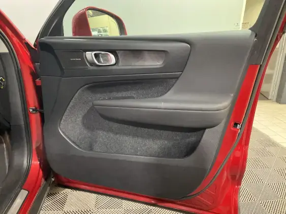 VOLVO XC40 - voiture d'occasion - Photo 18