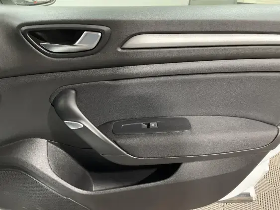 RENAULT MEGANE IV - voiture d'occasion - Photo 20