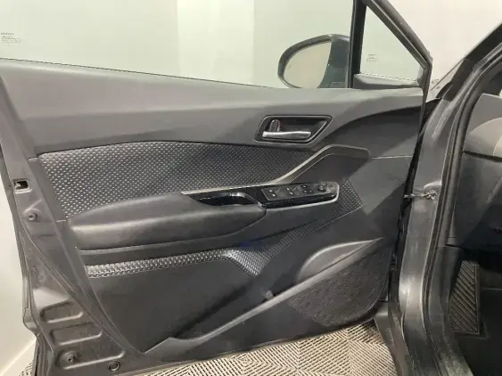 TOYOTA C-HR - voiture d'occasion - Photo 19