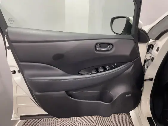 NISSAN LEAF II - voiture d'occasion - Photo 17