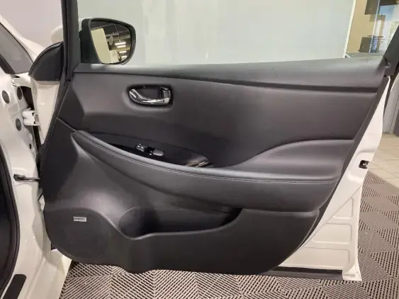 NISSAN LEAF II - voiture d'occasion - Photo 18