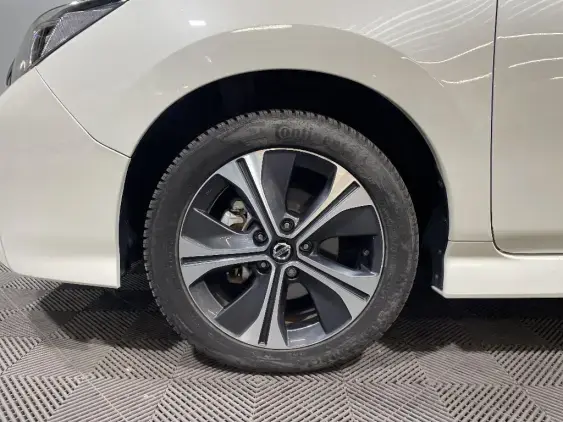 NISSAN LEAF II - voiture d'occasion - Photo 20