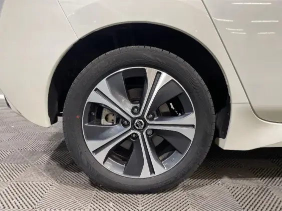 NISSAN LEAF II - voiture d'occasion - Photo 22