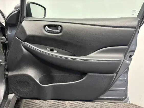 NISSAN LEAF II - voiture d'occasion - Photo 19