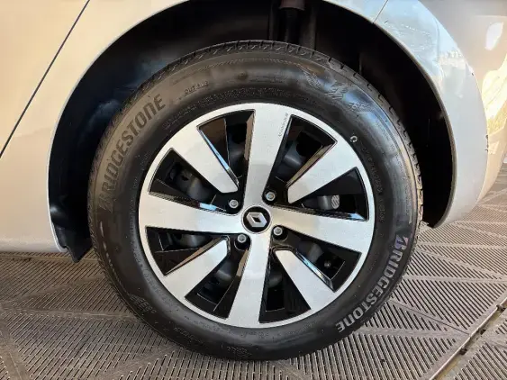 RENAULT CLIO V - voiture d'occasion - Photo 24