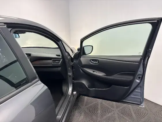 NISSAN LEAF II - voiture d'occasion - Photo 19