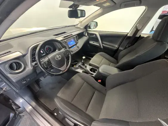 TOYOTA RAV4 IV - voiture d'occasion - Photo 18