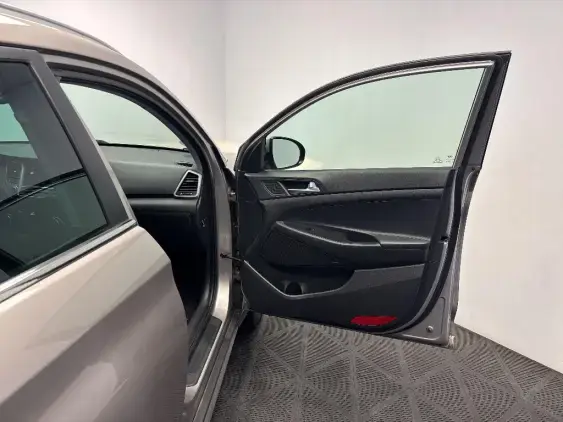 HYUNDAI TUCSON II - voiture d'occasion - Photo 19