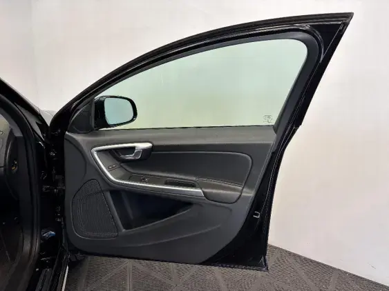 VOLVO V60 - voiture d'occasion - Photo 20