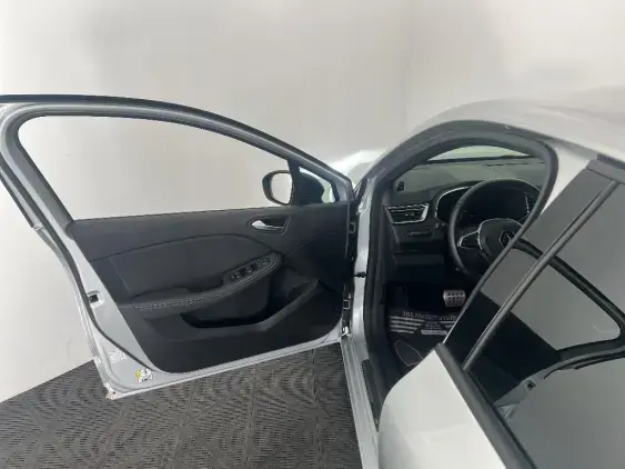 RENAULT CLIO V - voiture d'occasion - Photo 19