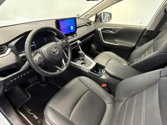 TOYOTA RAV4 V - voiture d'occasion - Photo 18