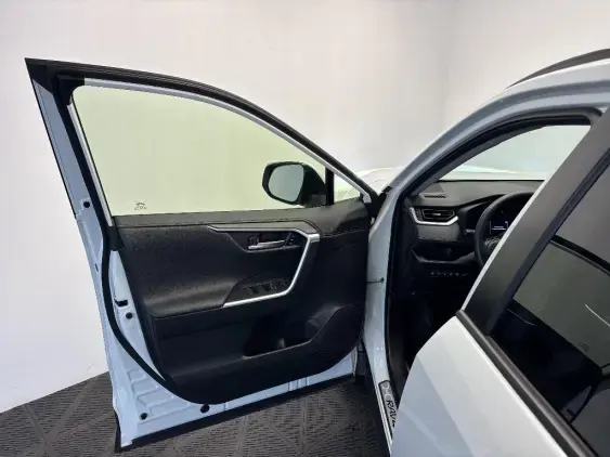 TOYOTA RAV4 V - voiture d'occasion - Photo 19