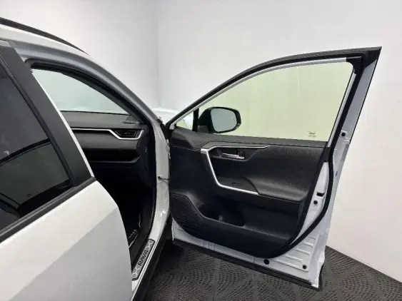 TOYOTA RAV4 V - voiture d'occasion - Photo 20