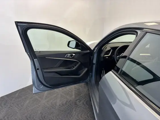 BMW SERIE 1 F40 - voiture d'occasion - Photo 18