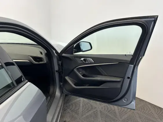 BMW SERIE 1 F40 - voiture d'occasion - Photo 19