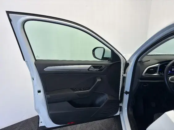 VOLKSWAGEN T-ROC - voiture d'occasion - Photo 19