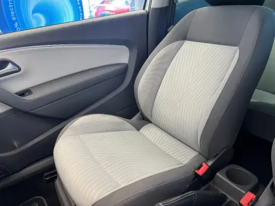 VOLKSWAGEN POLO V - voiture d'occasion - Photo 18