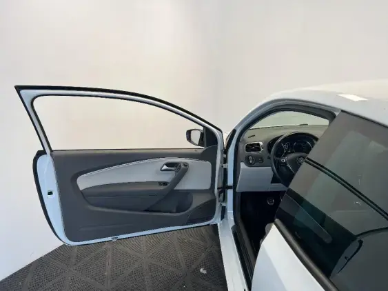 VOLKSWAGEN POLO V - voiture d'occasion - Photo 19