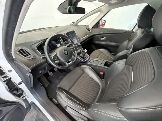 RENAULT SCENIC IV - voiture d'occasion - Photo 18