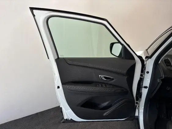 RENAULT SCENIC IV - voiture d'occasion - Photo 19