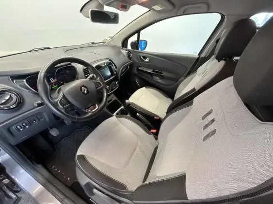 RENAULT CAPTUR - voiture d'occasion - Photo 17