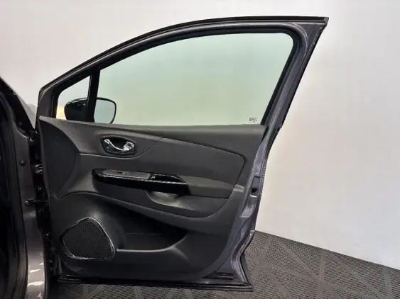 RENAULT CAPTUR - voiture d'occasion - Photo 19