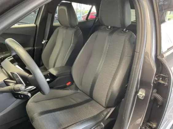PEUGEOT 2008 II - voiture d'occasion - Photo 18