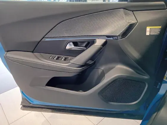 PEUGEOT 2008 II - voiture d'occasion - Photo 18