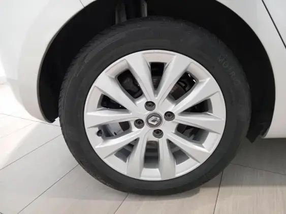 RENAULT CLIO V - voiture d'occasion - Photo 22