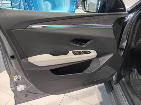 RENAULT SCENIC V ELECTRIQUE - voiture d'occasion - Photo 18