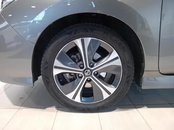 NISSAN LEAF II - voiture d'occasion - Photo 20