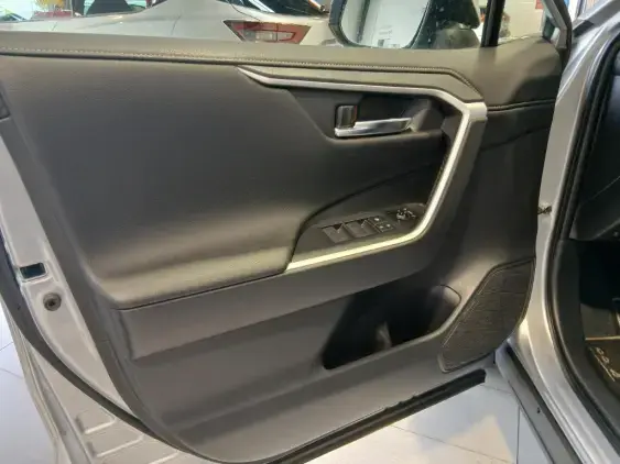 TOYOTA RAV4 V - voiture d'occasion - Photo 15