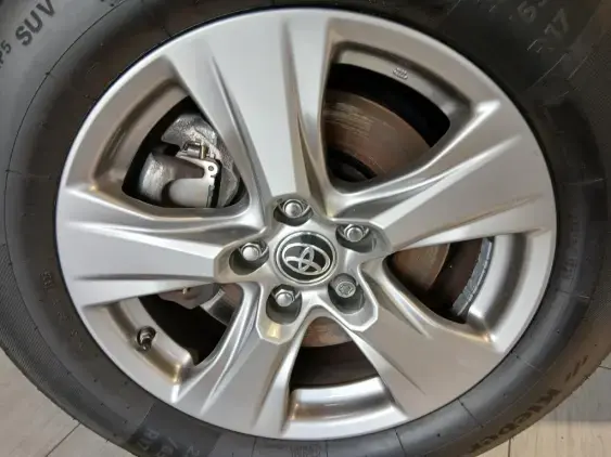 TOYOTA RAV4 V - voiture d'occasion - Photo 18