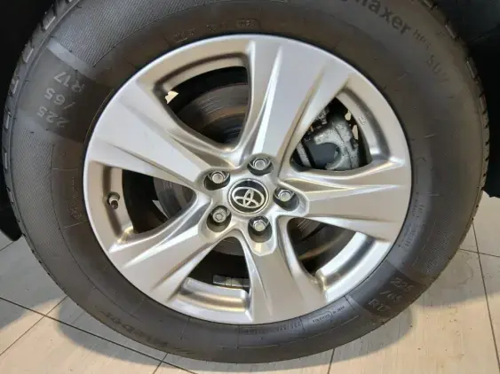 TOYOTA RAV4 V - voiture d'occasion - Photo 19