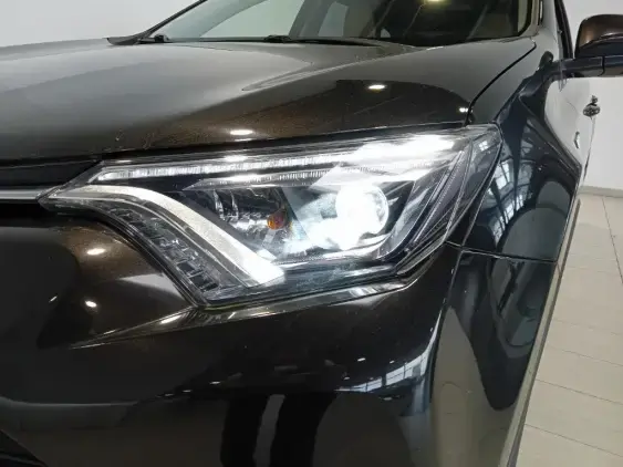 TOYOTA RAV4 V - voiture d'occasion - Photo 20