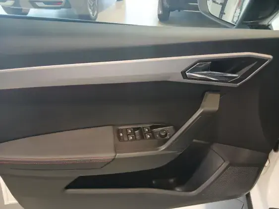 SEAT ARONA - voiture d'occasion - Photo 19