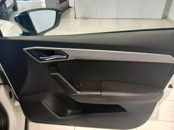SEAT ARONA - voiture d'occasion - Photo 20