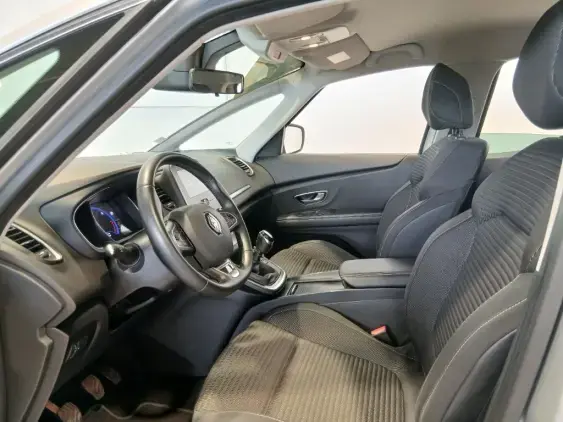RENAULT SCENIC IV - voiture d'occasion - Photo 17